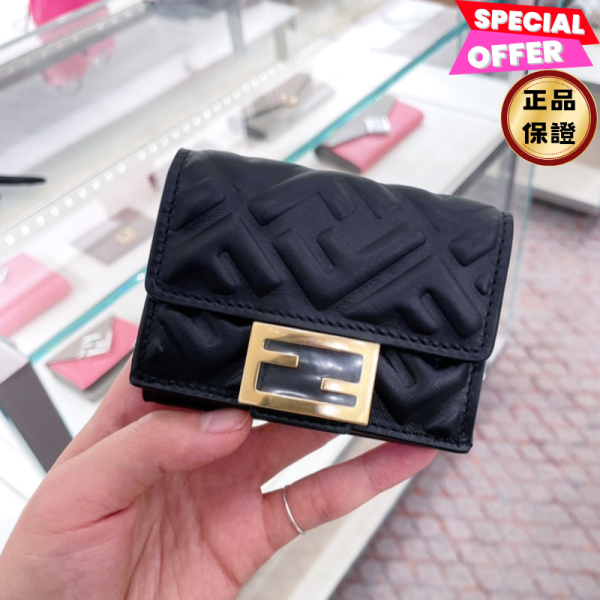 Fendi 8M0395 Baguette 超迷你三摺短夾  黑色 Fendi 8M0395 Baguette 超迷你三摺短夾

黑色
