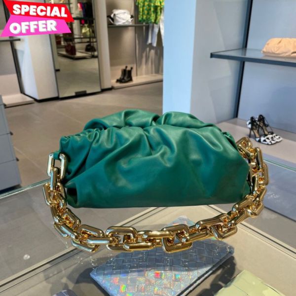 Bottega Veneta 620230 BV Chain 金鍊雲朵包    賽車綠 ottega Veneta雲朵包,BV Chain金鍊包,英國綠手拿包,Bottega Veneta小牛皮包