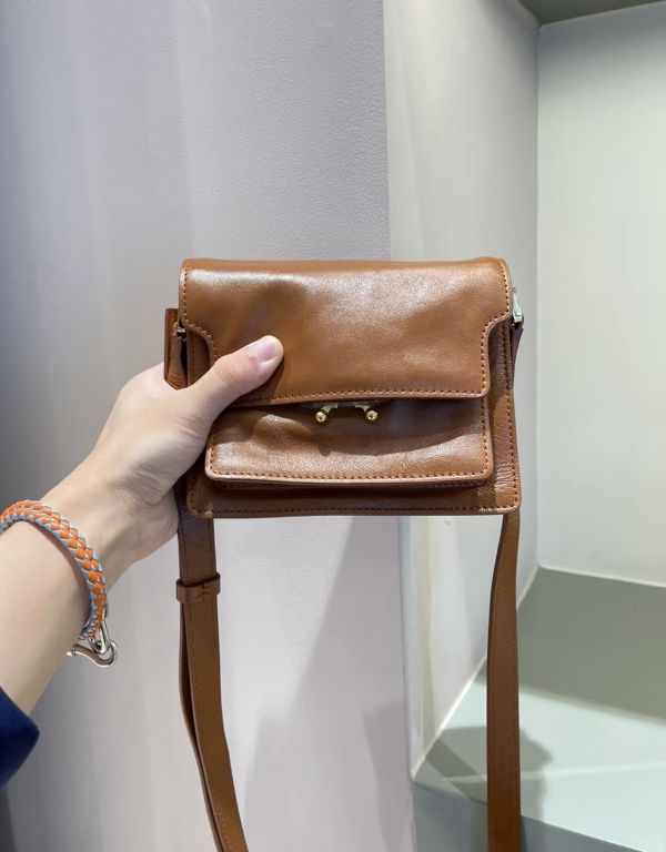 Marni 迷你Trunk Soft 風琴包     棕色. 