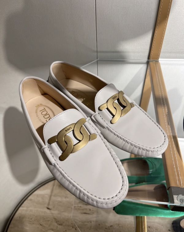 Tod's Tods 女款 Kate 平底豆豆樂福鞋   白色    IT 35/35.5/36/36.5 Tod's Tods 女款 Kate 平底豆豆樂福鞋    白色    IT 35/35.5/36/36.5