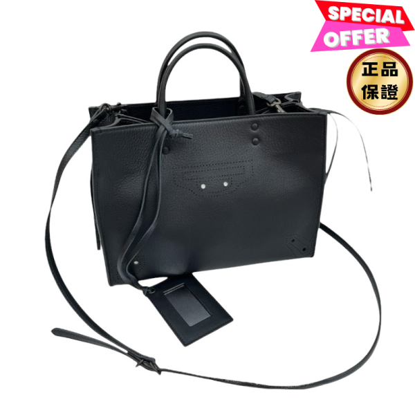 Balenciaga 490027 A6 Blackout Papier Zip Around 小牛包  黑色 Balenciaga, 490027 A6, Blackout Papier, Zip Around包, 義大利製造,  Bella Hadid, 紋理皮革, 擴展設計, 旅行風格
