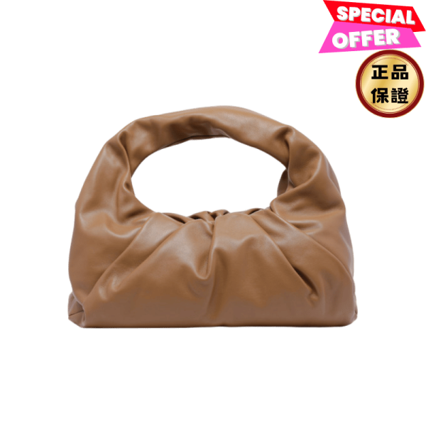 Bottega Veneta 610524 柔軟小牛皮Jodie 牛角包  駝色﻿ Bottega Veneta肩背包, 小牛皮大容量包, Bottega真品包推薦, Jodie包, 義大利精品肩背包, 通勤皮革包, 精品大包推薦, 精品平行輸入, 100%真品保證, 時尚百搭大包
