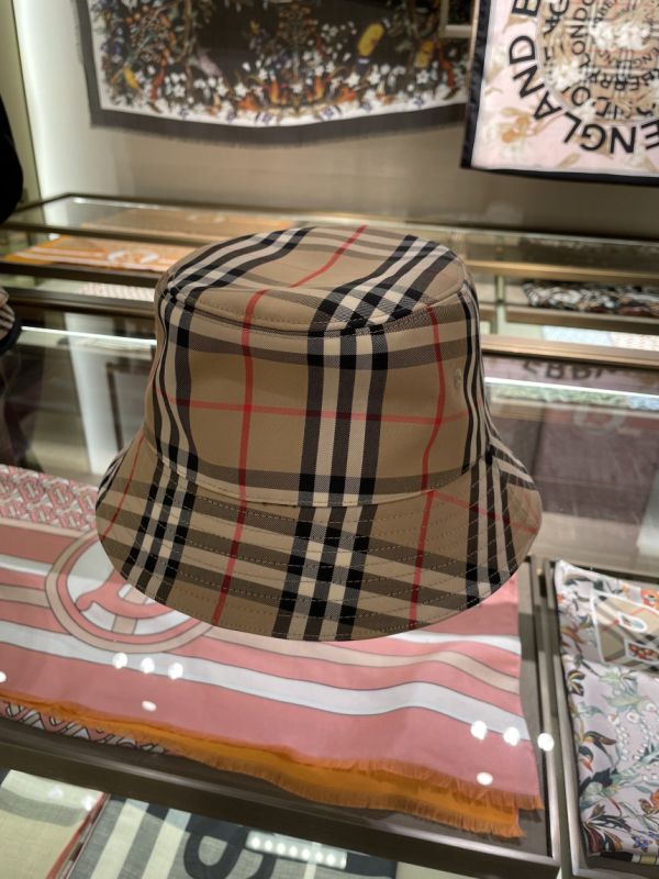 Burberry 80269271 Vintage 格紋棉質混紡漁夫帽  S Burberry、漁夫帽、格紋帽、棉質帽、精品配件、平行輸入、精品平行輸入、100%真品、專櫃真品保證、精品折扣、優惠精品價格、限時優惠、快速配送、台灣精品代購