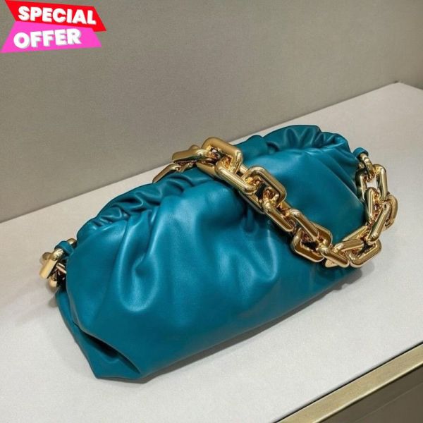 Bottega Veneta 620230 BV Chain 金鍊雲朵包｜野鴨綠 Bottega雲朵包金鍊, BV Chain柔軟包, Bottega Veneta肩背包, 小牛皮精品包, 雲朵造型手拿包, 義大利精品推薦, 野鴨綠包款, 精品平行輸入, 100%真品保證, 限時精品優惠