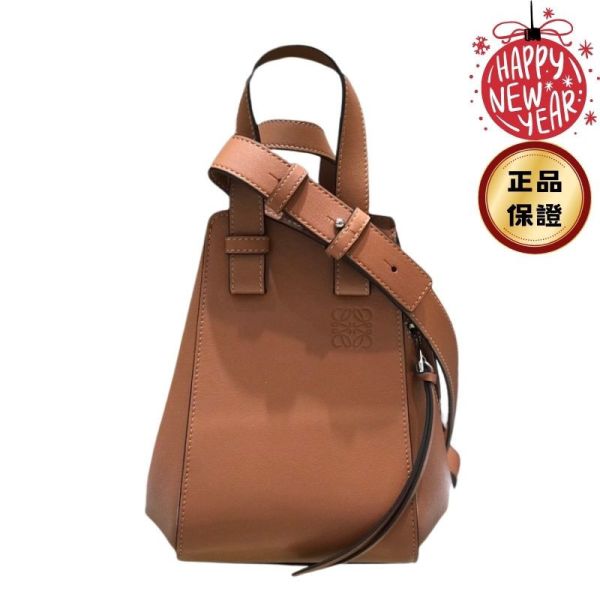Loewe 經典小牛皮 Compact Hammock 吊床包    焦糖色 Loewe, Compact Hammock 包, 經典小牛皮, 多功能設計, 焦糖色包包, 西班牙製造