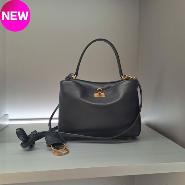 Balenciaga 795456 光滑小牛皮迷你 Rodeo 包    黑色/復古金釦 Balenciaga、Rodeo mini、Balenciaga包價格、Balenciaga包專櫃、Balenciaga包評價、Balenciaga包包尺寸、Balenciaga專櫃位置、Balenciaga真品鑑定、小牛皮包、手提包、雙用包、精品包款、精品包推薦、小型包款推薦、實用包款推薦、精品包評價、精品包價格、平行輸入、精品平行輸入、100%真品、專櫃真品保證、精品折扣、優惠精品價格、限時優
