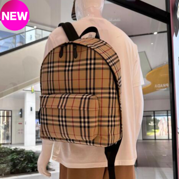 Burberry 80841131 尼龍與頂級小牛皮格紋雙肩包  典藏米色 Burberry、格紋包、Burberry包包價格、Burberry包專櫃、Burberry包款評價、Burberry包包尺寸、Burberry專櫃位置、Burberry真品鑑定、後背包、格紋包、商務包、精品包款、精品包推薦、後背包推薦、實用包款推薦、精品包評價、精品包價格、平行輸入、精品平行輸入、100%真品、專櫃真品保證、精品折扣、優惠精品價格、限時優惠、快速配送、台灣精品代購、精品包包哪裡買