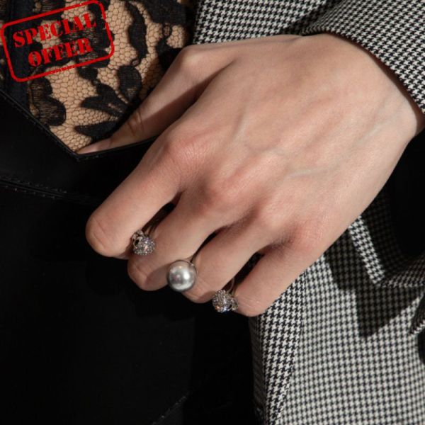 Alexander McQueen 銀色珍珠雙骷髏戒指  S/9 Alexander McQueen 戒指, 珍珠雙骷髏, 銀色時尚, Swarovski 水晶, 義大利手工