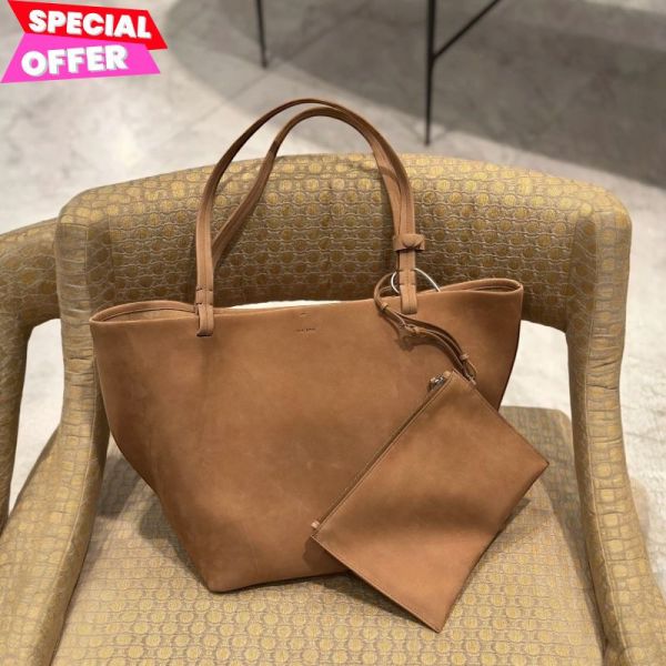 The Row 絨面小牛皮極簡梯形 Park Tote Three 托特包  附拉鍊小袋/榛果色 The Row托特包,The Row Park Tote,The Row肩背包,大容量通勤包推薦,義大利製精品包款,極簡風托特包,The Row梯形手袋,The Row真品保證,時尚托特包推薦,高級皮革肩背包