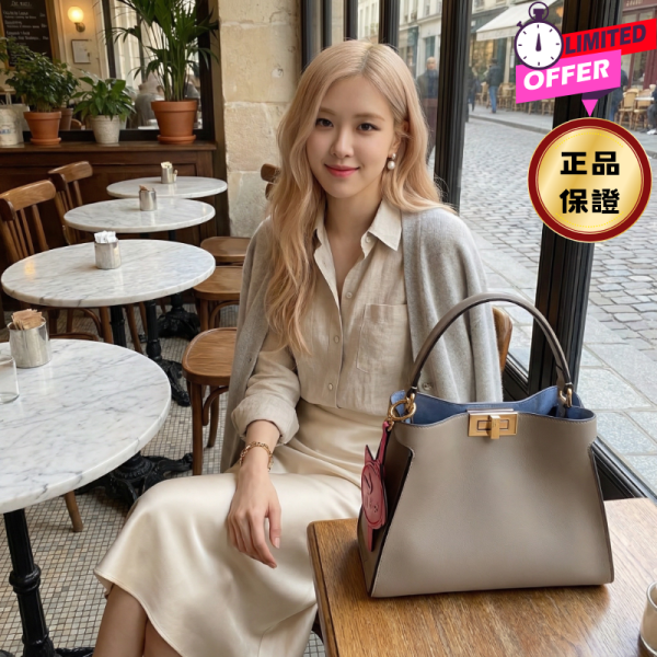 Fendi Way 8BN368 中款鴿子灰色皮革和霓虹藍色麂皮包 FENDI Way,中型手袋,黑色小牛皮,牛角鎖包款,義大利製造