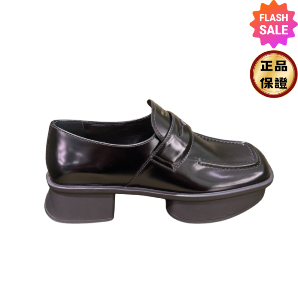 Prada 1D985N 女款 Equal 專利牛皮樂福鞋 黑色 EU38/38.5 Prada 樂福鞋, 專利牛皮鞋, 黑色時尚, 厚底設計, 義大利手工