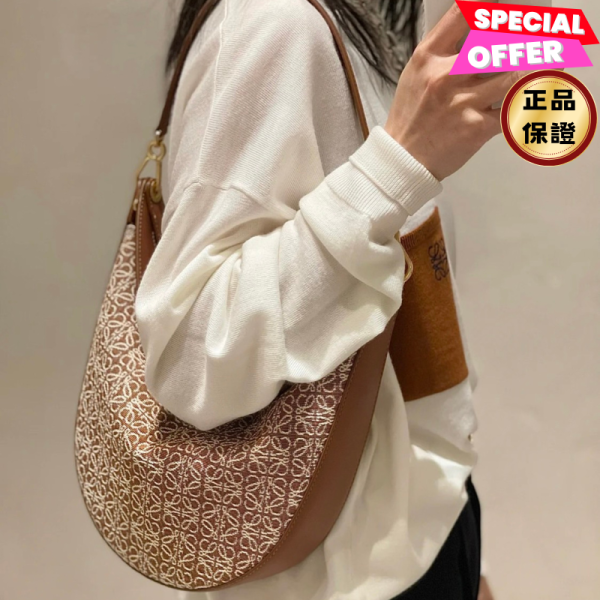 Loewe Anagram Luna 彎月包  —棕褐色緹花與山核桃小牛皮完美融合 Loewe, Luna 彎月包, Anagram 緹花, 小牛皮包, 半月形設計, 西班牙製造
