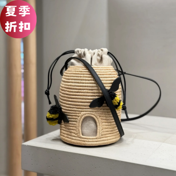 Loewe 酒椰纖維和小牛皮蜂巢編織包  自然色/附長肩帶 Loewe, 酒椰纖維, 小牛皮, 蜂巢編織包, 西班牙製造, 時尚手袋, 2025夏日配件, 奢華設計, 高端女包, 米色手提包
