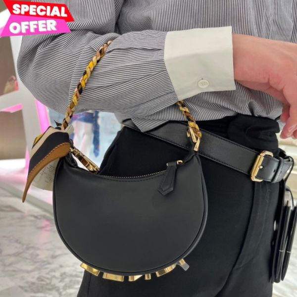 Fendi 8BS081 迷你 Fendigraphy 黑色豌豆包    附長肩帶  黑色 Fendi 8BS081 迷你 Fendigraphy 豌豆包
黑色
