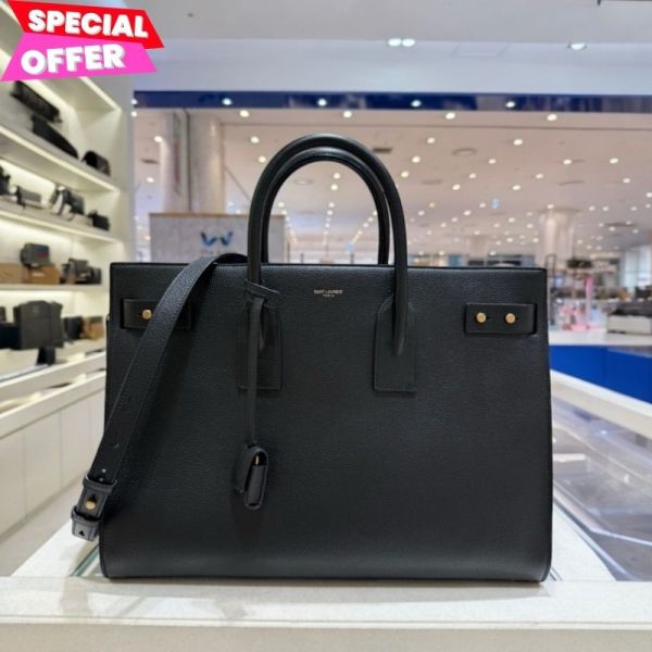 Saint Laurent 631526 YSL 男款薄粒面皮革SAC DE JOUR包    黑色﻿ Saint Laurent 大型手袋, 經典手提包, 小牛皮手袋, 義大利手工包, 時尚肩背包, 可調節肩帶, 優雅設計