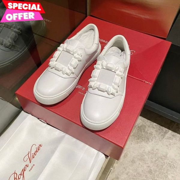 Roger Vivier Very Vivier 橡膠扣環皮革白色運動鞋    IT 35/35.5/36/37.5 Roger Vivier Very Vivier 運動鞋, 橡膠扣環運動鞋, 皮革運動鞋, 奢華運動鞋, 花卉外底運動鞋, Roger Vivier 新款運動鞋, 都市風運動鞋, 義大利製運動鞋
