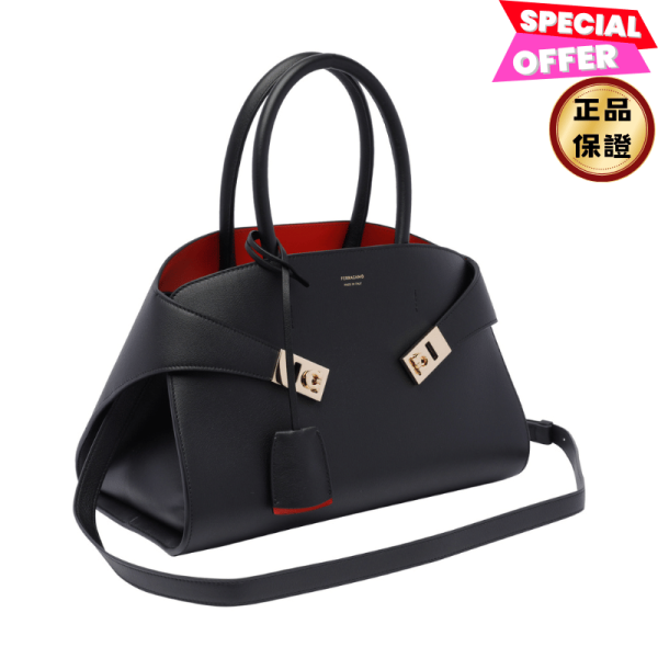 Salvatore Ferragamo 767814 中款雙色粒紋小牛皮 Hug 包    黑色/紅色 FERRAGAMO HUG 小款手提包、復古風格手提包
、FERRAGAMO Gancini 搭扣包、小牛皮手提包、可調式肩帶包
經典設計手提包、奢華粒面小牛皮包