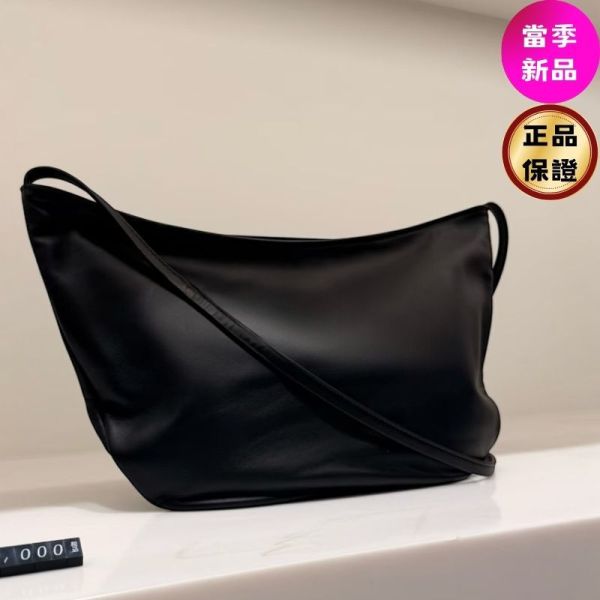 The Row EW  Izzy 小羊皮肩背包  黑色 The row, Izzy 肩背包, 黑色精品包, 小羊皮包, 極簡精品, 靜奢風格