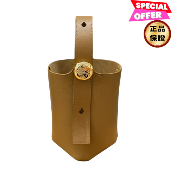 Loewe 柔軟小牛皮迷你 Pebble Bucket 水桶包    黑色/附長肩帶 Loewe迷你水桶包, Pebble Bucket包, 蔚藍色小牛皮包, 高端精品水桶包, 都會女性包款, Loewe經典設計, 西班牙製精品包, 優雅百搭包款