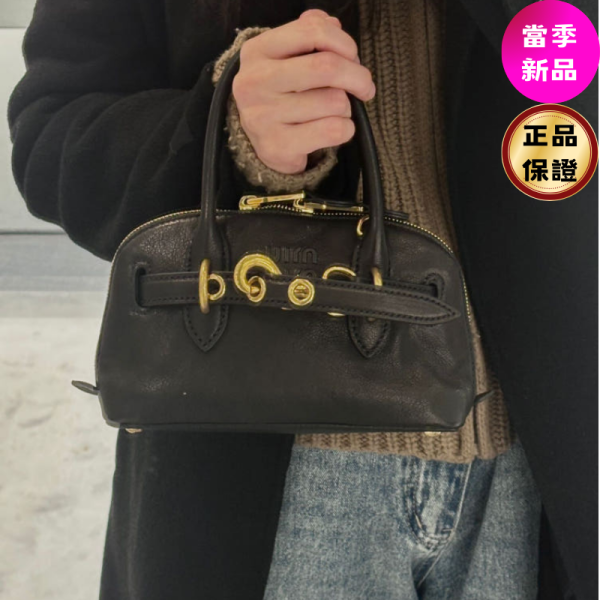 Miu Miu 5BP090  迷你 Aventure 小羊皮貝殼包  黑色 Miu Miu, Aventure Mini, Nappa皮革, 手袋, 義大利製造, 小羊皮, 壓花logo, 實用設計, 時尚單品, 百搭風格