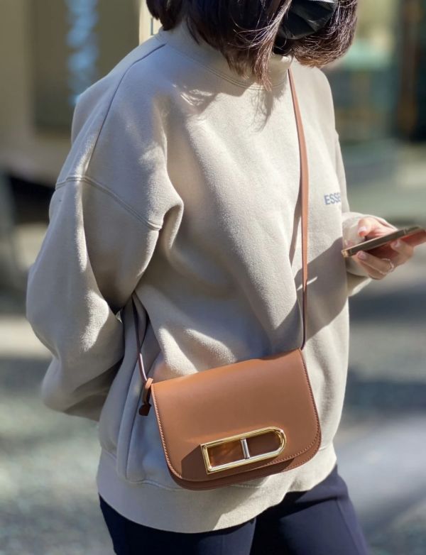 Delvaux 小款 Olen Calf 天鵝絨小牛皮 Lingot 包    焦糖棕 Delvaux 小款 Olen Calf 天鵝絨小牛皮 Lingot 包    焦糖棕