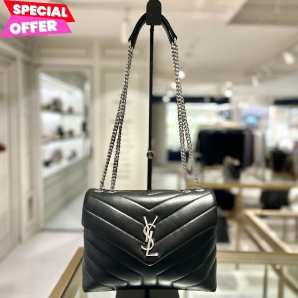 Saint Laurent 494699 YSL 小款 LouLou 銀鏈包   黑色 Saint Laurent 銀鏈包, YSL Loulou 系列, 小款絎縫包, 黑色小牛皮包, 義大利手工包, 時尚肩背包, 奢華設計