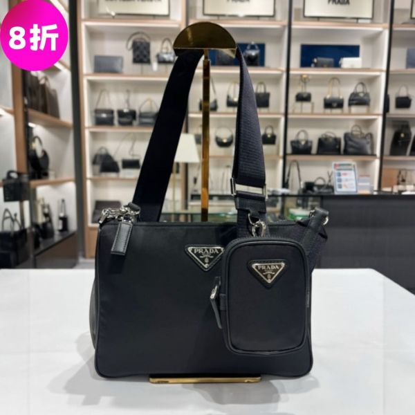 Prada 2VH113 尼龍及Saffiano皮革斜背包  黑色 Prada尼龍斜背包, Saffiano皮革包, Prada百搭包, 經典斜背包, 時尚實用包款