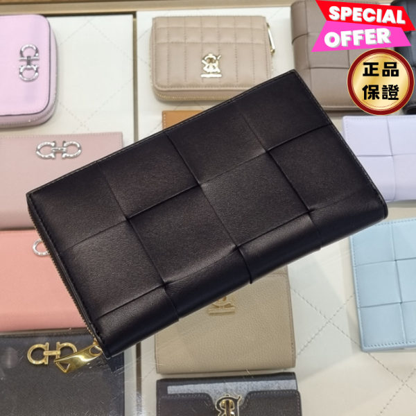 Bottega Veneta 651368 Flap 小羊皮編織翻蓋長夾   黑色 Bottega Veneta、Intrecciato、BV皮夾價格、BV長夾專櫃、BV配件評價、BV皮夾尺寸、BV專櫃位置、BV真品鑑定、編織皮夾、羊皮皮夾、長夾、精品皮夾、精品配件推薦、長夾推薦、實用配件推薦、精品皮夾評價、皮夾價格、平行輸入、精品平行輸入、100%真品、專櫃真品保證、精品折扣、優惠精品價格、限時優惠、快速配送、台灣精品代購、精品皮夾哪裡買、精品配件專櫃價格