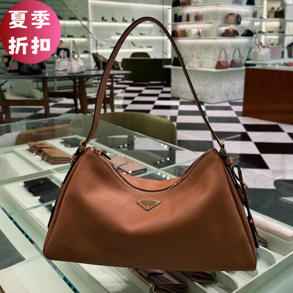 Prada 1BC231 Aimee 大款光滑小牛皮肩背包  棕色 Prada, Aimée Shoulder Bag, Prada 大包, 小牛皮手袋, 義大利精品包, 精品平行輸入, 100% 真品, 專櫃真品保證, 精品折扣, 優惠精品價格, 限時優惠, 快速配送, 台灣精品代購