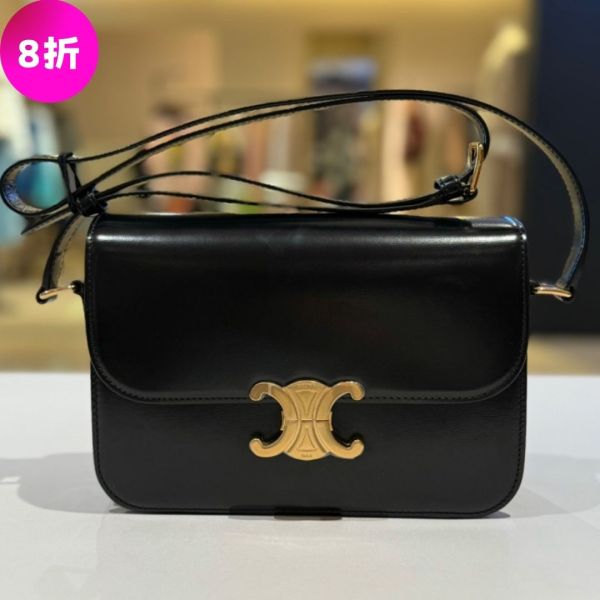 Celine 187363 亮面小牛皮中型 Triomphe 凱旋門包  黑色 Celine凱旋門包, Triomphe亮面小牛皮包, 黑色中型包, 義大利製精品包, 女士時尚肩背包, Celine經典扣環包, 高端精品包推薦
