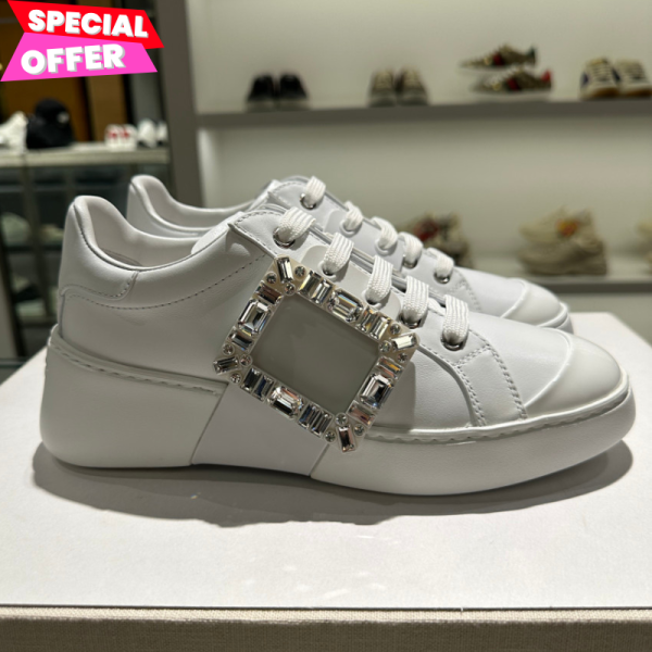 Roger Vivier 女款 Viv Skate Strass 水晶方釦軟皮運動鞋    EU 35//38 Roger Vivier Viv Skate Strass 運動鞋, 水晶搭扣運動鞋, 軟皮革運動鞋, 高端運動鞋, Roger Vivier 奢華運動鞋, 義大利製運動鞋, 台灣VOGUE運動鞋推薦
SEO產品說明：