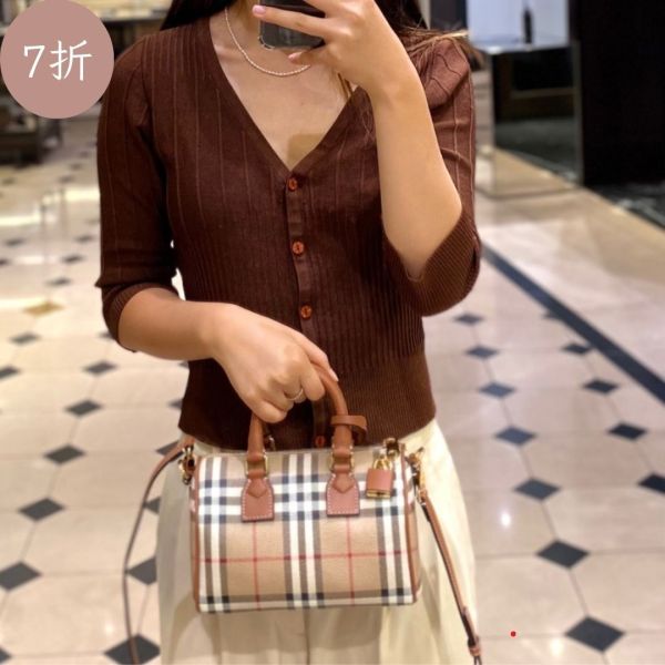 Burberry  80713571 迷你格紋保齡球包    典藏米色/石楠棕 Burberry  80713571 迷你格紋保齡球包   典藏米色/石楠棕