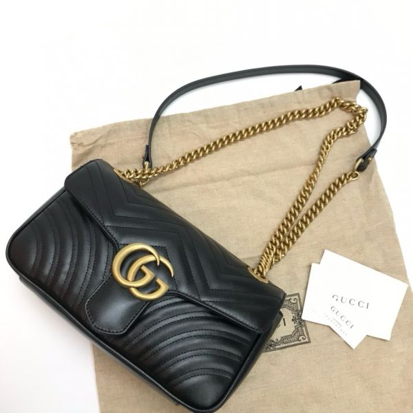 Gucci 443497 GG Marmont 小款 26公分雙G金鍊肩背包   黑色 Gucci 443497 GG Marmont 小款 26公分雙G金鍊肩背包 

黑色