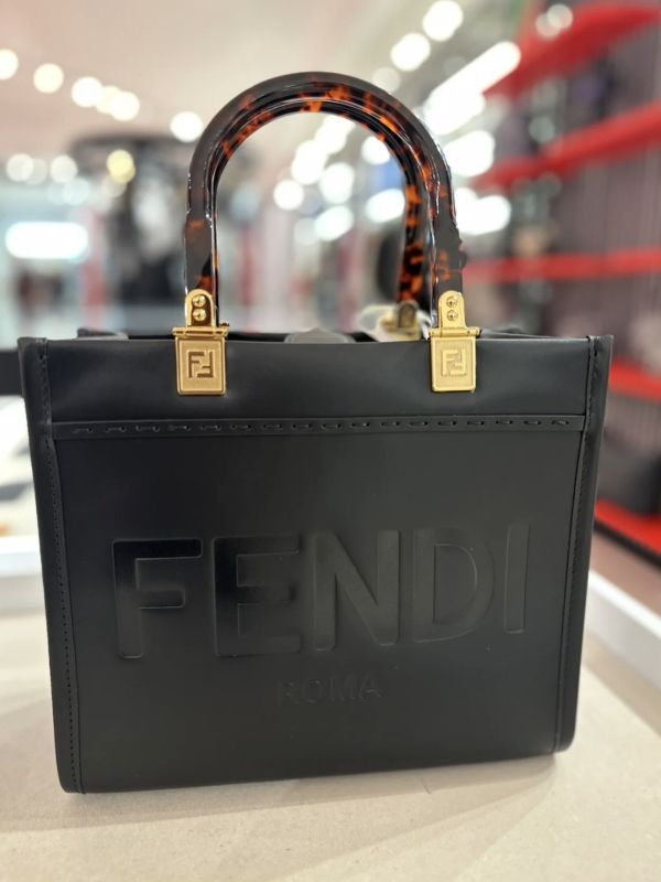 Fendi 8BH394 小款小牛皮 Sunshine 包  黑色 Fendi 8BH394 小款小牛皮 Sunshine 包 黑色