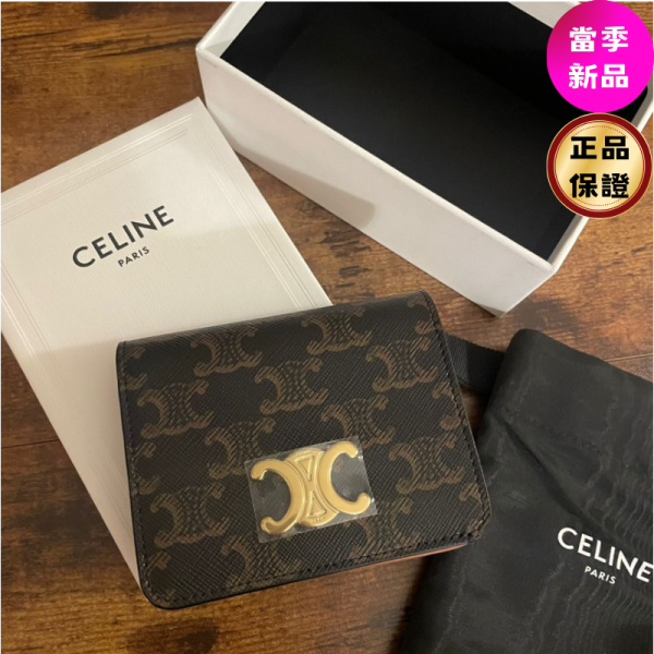 Celine 10K622 凱旋門標誌老花二折短夾 黃褐色 Celine 10K622 凱旋門標誌老花二折短夾
黃褐色