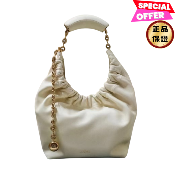 Loewe 柔軟小羊皮小款Squeeze包    海鹽白色﻿ Loewe, Small Squeeze, 柔軟羊皮, 西班牙製造, 時尚手袋, 2025夏日配件, 奢華設計, 高端女包, 海鹽色手提包, 褶邊設計
