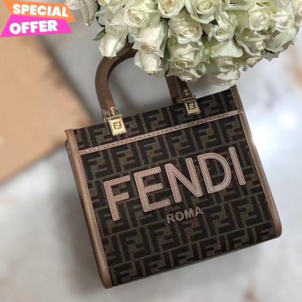 Fendi 8BH394 小款 FF緹花 Sunshine 包  棕色/皮革肩帶 Fendi、Sunshine、Fendi包包價格、Fendi包專櫃、Fendi包款評價、Fendi包包尺寸、Fendi專櫃位置、Fendi真品鑑定、緹花包、手提包、肩背包、精品包款、精品包推薦、小型包款推薦、實用包款推薦、精品包評價、精品包價格、平行輸入、精品平行輸入、100%真品、專櫃真品保證、精品折扣、優惠精品價格、限時優惠、快速配送、台灣精品代購、精品包包哪裡買、精品包專櫃價格