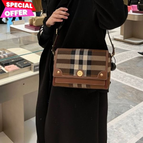 Burberry 80491481 Horseferry 包   暗樺木棕色 Burberry 80491481 Horseferry  Note 格紋帆布飾邊斜背包
