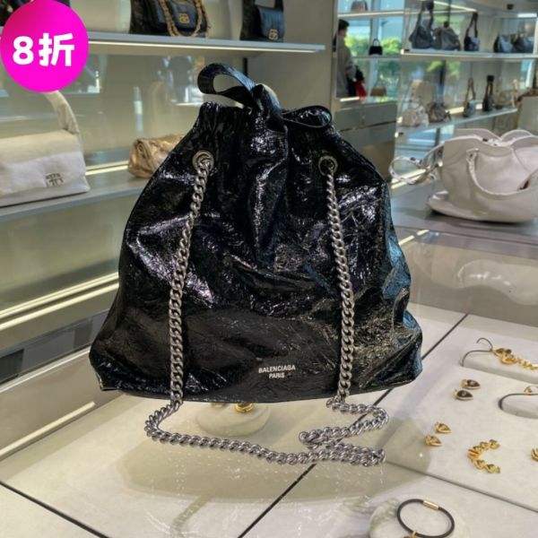 Balenciaga 742941 Crush 中款羊皮束口購物包   黑色/銀鍊 Balenciaga, Crush 中款, Balenciaga 購物包, 抽繩束口包, 銀鍊包, 精品平行輸入, 100% 真品, 專櫃真品保證, 精品折扣, 優惠精品價格, 限時優惠, 快速配送, 台灣精品代購