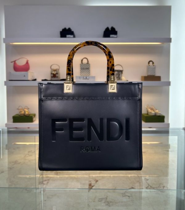 Fendi 8BH394 小款小牛皮 Sunshine 包  黑色 Fendi 8BH394 小款小牛皮 Sunshine 包 黑色