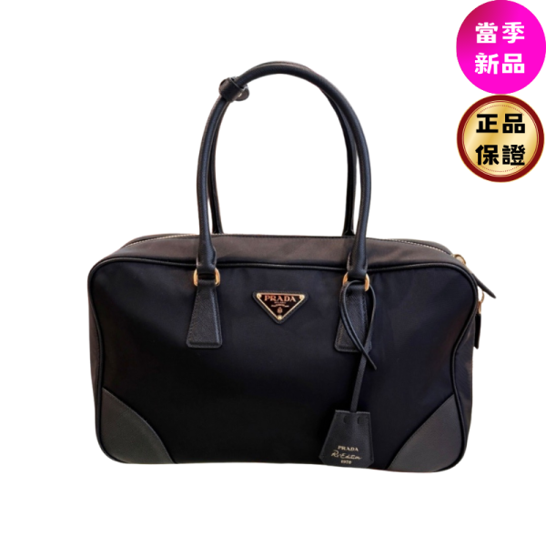 Prada 1BB155 中款 Re-Nylon 及 Saffiano 1978皮革保齡球包 黑色/附可拆卸長肩帶 Prada Re-Edition 1978 手袋, 中號 Re-Nylon 手袋, 可持續時尚, Saffiano 皮革手袋, Prada 經典款, 搪瓷三角標誌手袋, 可拆肩背帶, Prada 奢華包款