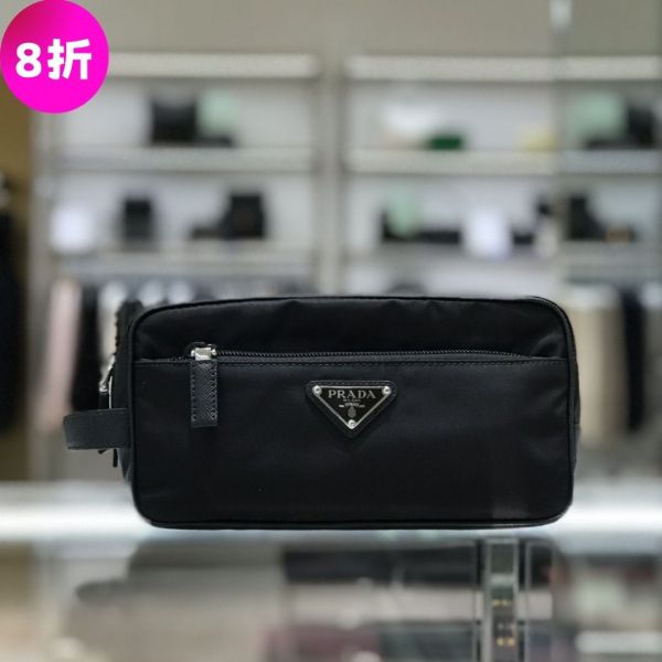 Prada 2NA819 Re-Nylon 與 Saffiano 皮革手拿包/盥洗包  附腕帶/黑色 Prada 2NA819 Re-Nylon 與 Saffiano 皮革手拿包/盥洗包

附腕帶/黑色