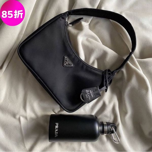 Prada 1NE515 Re-Edition 再生纖維迷你 Hobo 包  黑色 Prada  1NE515 Re-Edition 再生纖維迷你 Hobo 包

黑色