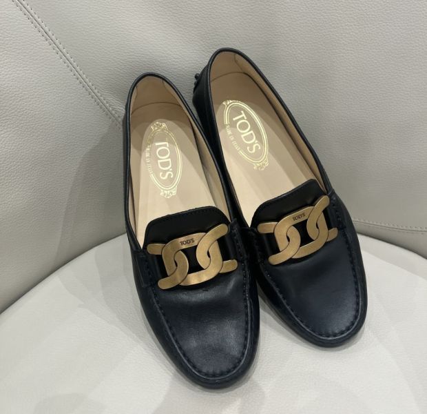 Tod's Tods 女款 Kate 平底豆豆樂福鞋    黑色    IT 35/35.5/36/36.5/37/37.5/38/385 Tod's Tods 女款 Kate 平底豆豆樂福鞋    黑色    IT 35/35.5/36/36.5/37/37.5/38/385