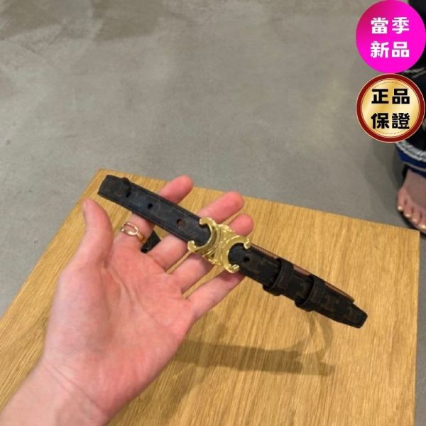 Celine 45AX62 Triomphe 老花凱旋門窄版 1.8公分腰帶   75/80/85公分 Celine 女款標誌印花窄版1.8公分 Triomphe 凱旋門老花腰帶  黃褐色  80公分