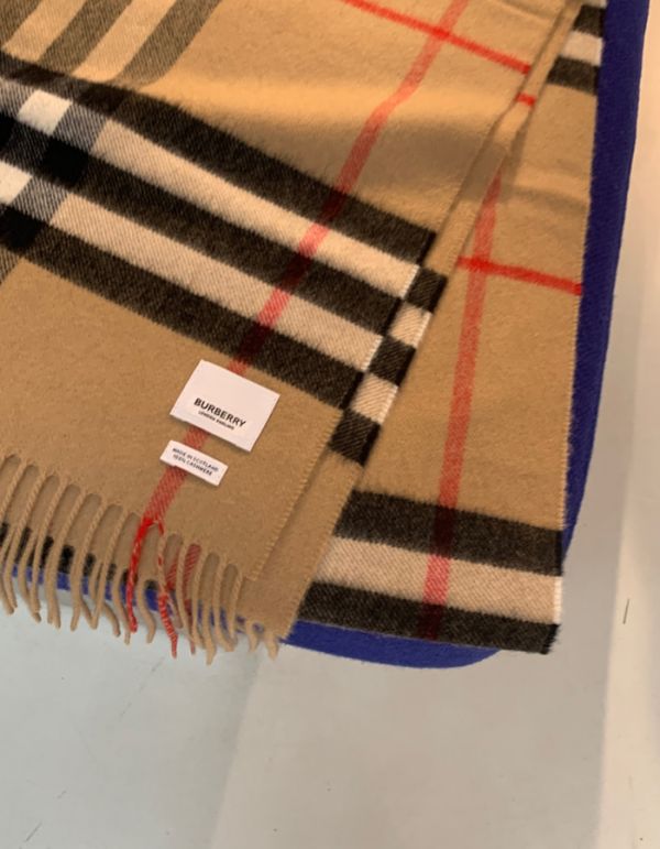 Burberry 80568501 格紋經典喀什米爾圍巾    典藏米色 