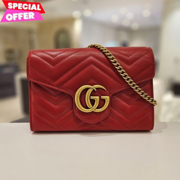 Gucci 474575 GG Marmont 新款 WOC 鏈帶包    紅色 Gucci GG Marmont WOC鏈帶包 紅色小牛皮包 GG標誌 絎縫皮革包