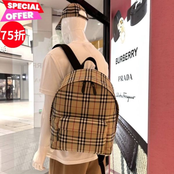 Burberry 80841131 尼龍與頂級小牛皮格紋雙肩包  典藏米色 Burberry、格紋包、Burberry包包價格、Burberry包專櫃、Burberry包款評價、Burberry包包尺寸、Burberry專櫃位置、Burberry真品鑑定、後背包、格紋包、商務包、精品包款、精品包推薦、後背包推薦、實用包款推薦、精品包評價、精品包價格、平行輸入、精品平行輸入、100%真品、專櫃真品保證、精品折扣、優惠精品價格、限時優惠、快速配送、台灣精品代購、精品包包哪裡買