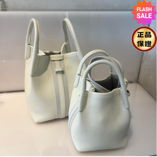 Loro Piana FAO6488 Bale Micro 雙色小牛皮水桶包  深雪色×乾龍蒿色  （Sun Gold 五金） Loro Piana 水桶包, Bale Micro 手袋, 義大利精品手袋, 雙色小牛皮包, Loro Piana 正品推薦, 精品平行輸入, 迷你水桶包推薦, 小牛皮肩背包, Sun Gold 五金配件, 100% 真品