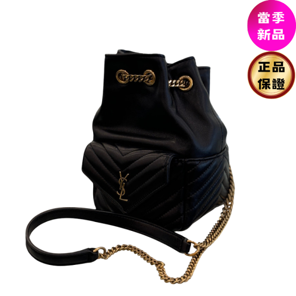 Saint Laurent 760745 YSL Joe 絎縫小羊皮迷你水桶包    黑色配金釦 Saint Laurent、Joe、760745、YSL 760745、小羊皮包、黑色包包、水桶包、迷你包、V紋絎縫、義大利製奢侈品包包、YSL標誌包、金釦包、精品包推薦、精品包評價、精品包價格、平行輸入、100%真品、專櫃真品保證、限時優惠、精品包包哪裡買
